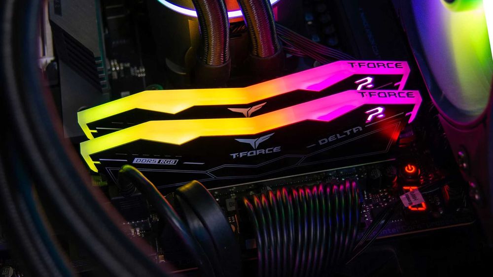 DDR5-6400 T-Force Delta RGB 32gb (2*16) 1.35v на гар.