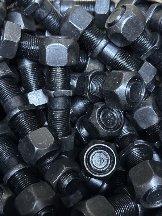 Шпилька колеса 2 ПТС-4, КТУ-10 ,ПТС ,ПРТ