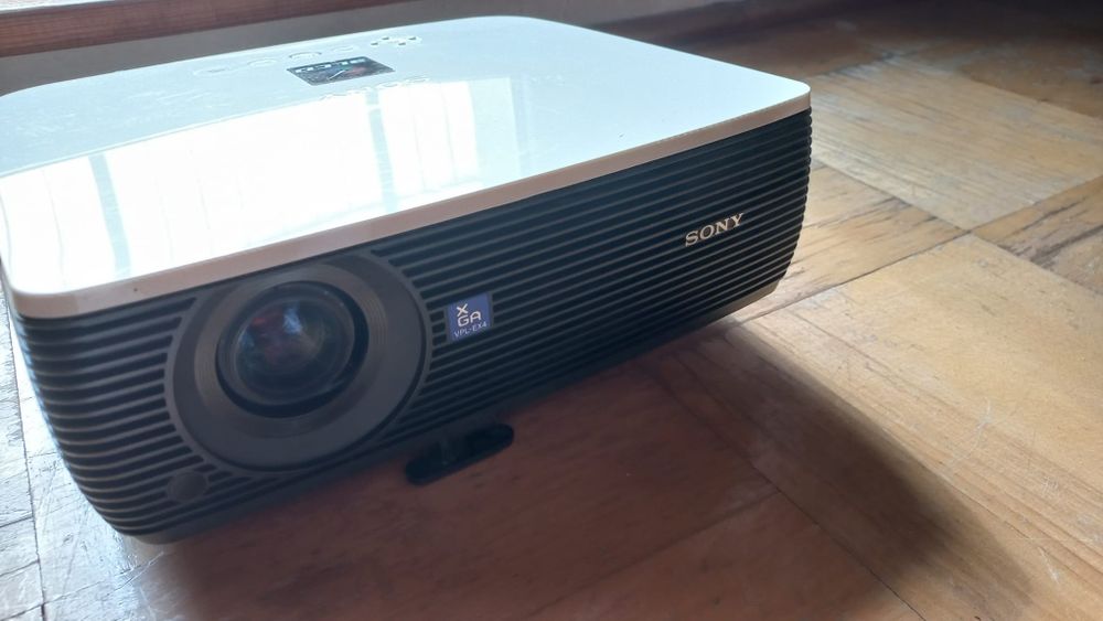Projektor LCD Sony VPL-EX4 biały