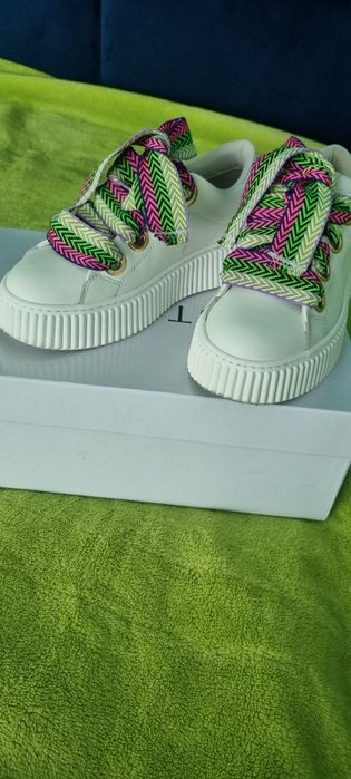 L'estrosa rozmiar 37