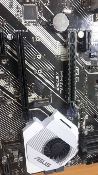 Материнська плата Asus Prime X570-P - уценка