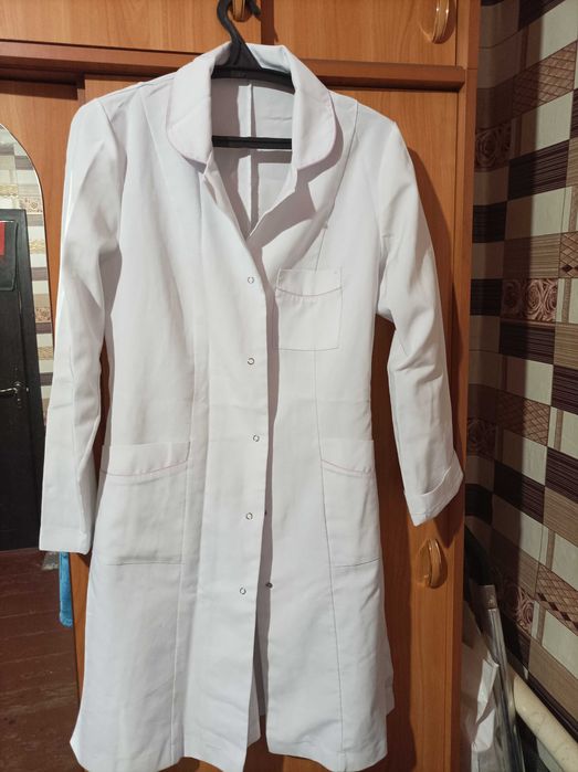 Медичні халати білі