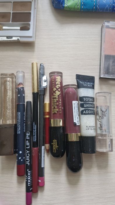 Продаю косметику одним лотом