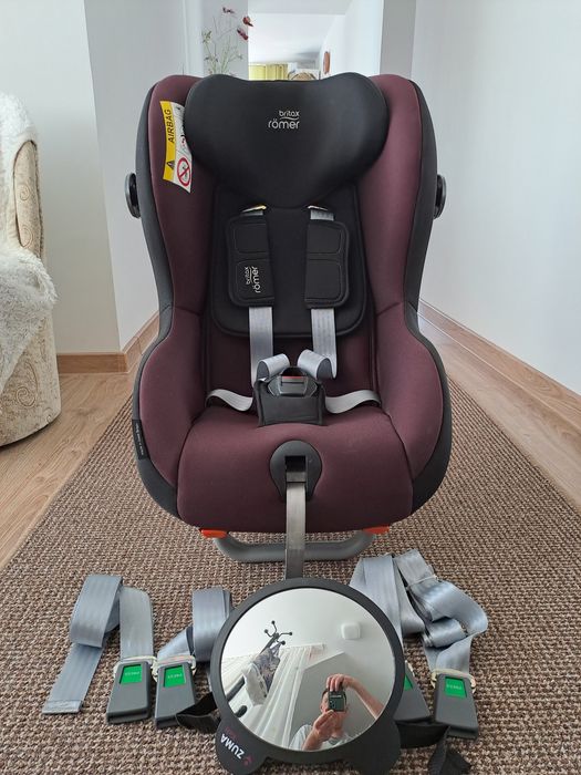 Britax Römer max-way plus 9-25kg tyłem do kierunku jazdy.