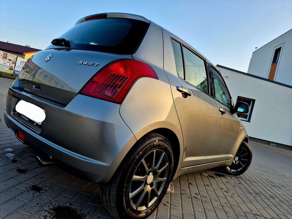Suzuki//Swift//2006//1.3DDIS//4.5Litra//100//kilometrów