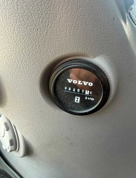 Колесний ексковатор Volvo EWR 150 з ЕС
