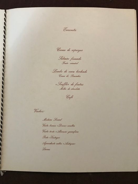 Programas antigos diversos e ementa de jantar oficial