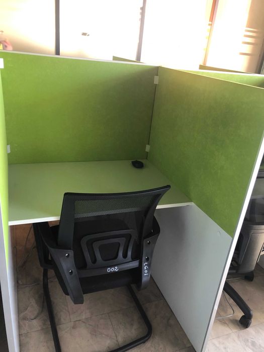 Робочі столи для операторів CALL - центрів