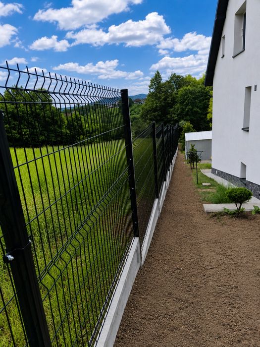 Montaż ogrodzeń 40 zł Ogrodzenia panelowe  usługi minikoparką