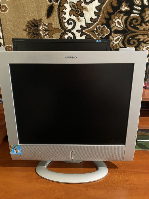 Монитор Yakumo 20’’