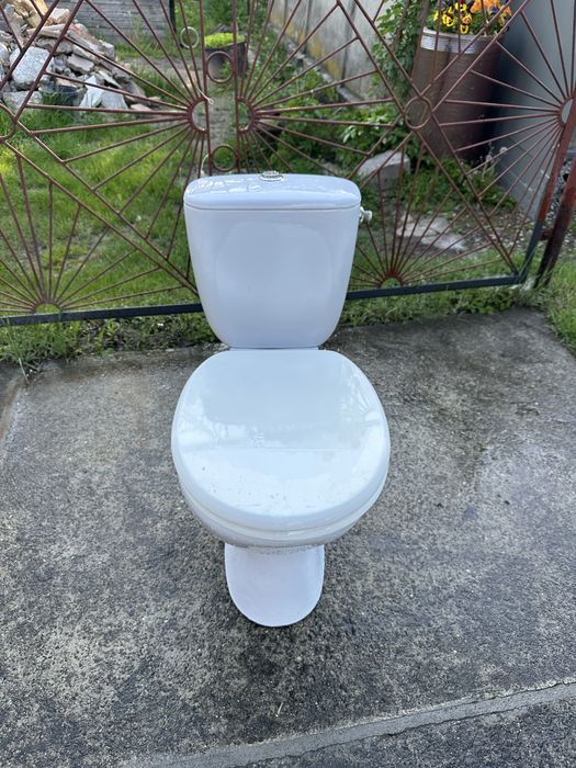 Kompakt WC stojący Cersanit (odpływ poziomy) + deska