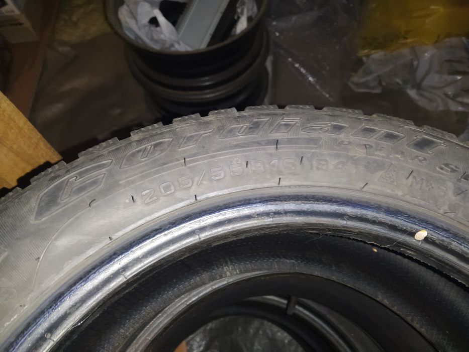 Зимові шини 205/55 R16