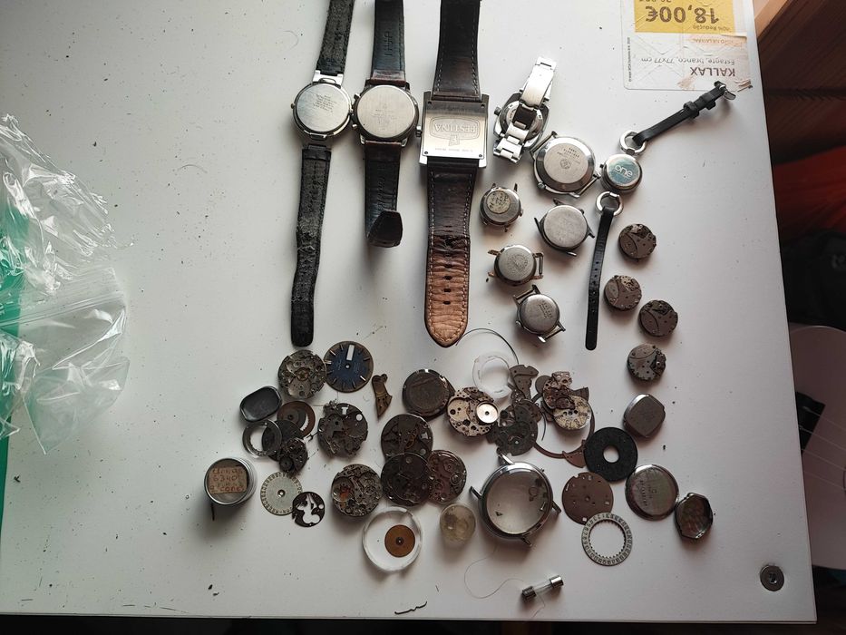 Lote de relógios para peças ou reparação