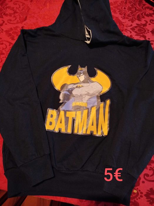 Roupa de menino em bom estado