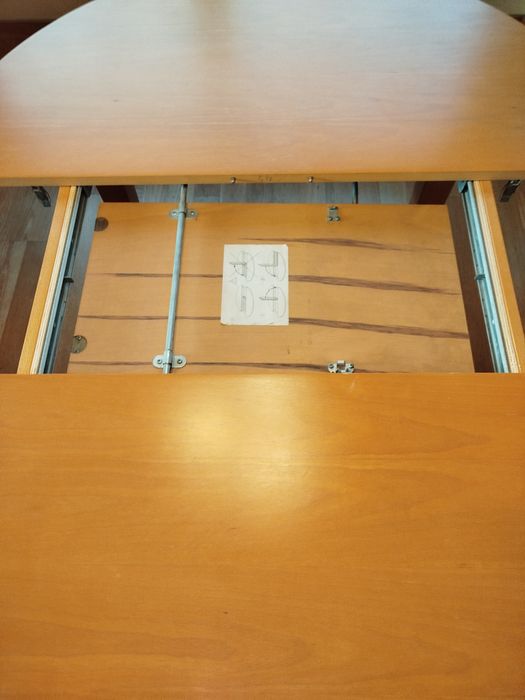 Mesa e 4 cadeiras em madeira de Faia