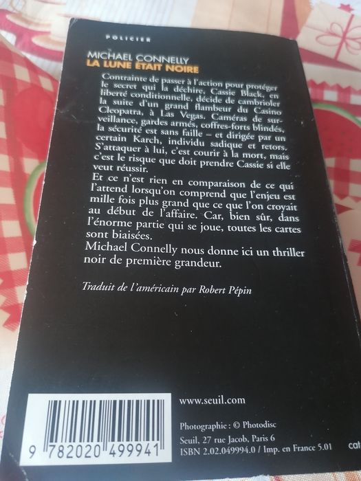 La lune était noire. Portes incluídos.