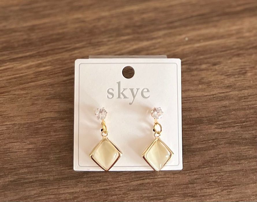 Kolczyki cyrkonia metal