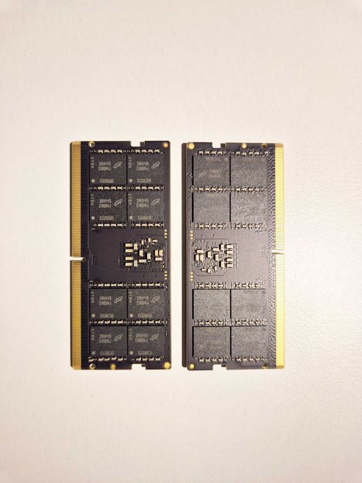 RAM 64GB, Dois módulos de 32GB RAM cada. Crucial SO-DIMM DDR5 4800MHz CL40)