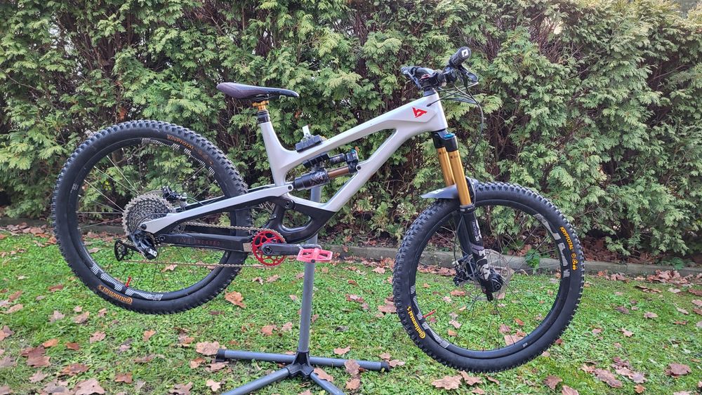 Rower Yt Capra Pro race 2020