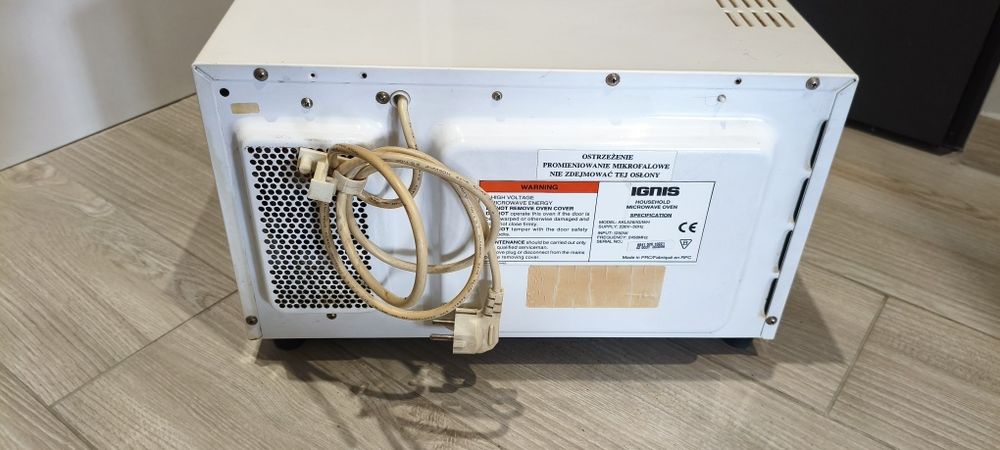 Kuchenka mikrofalowa IGNIS AKL  526 750W