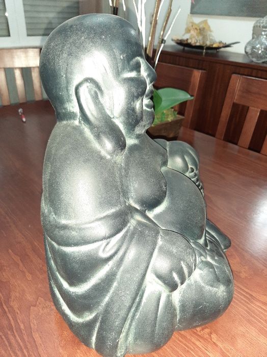 Buda grande em cerâmica