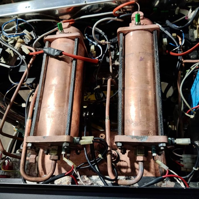 Профессиональная мультибойлерная кофемашина UNIC Stella