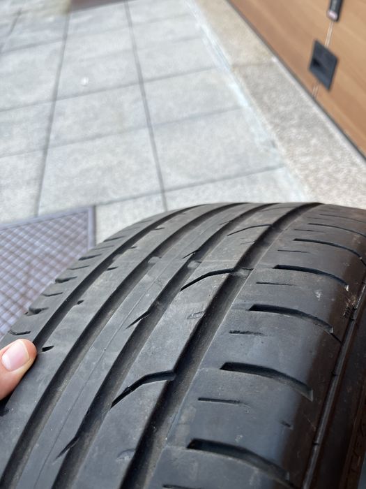 Pneus semi-novos Continental 215/40/17