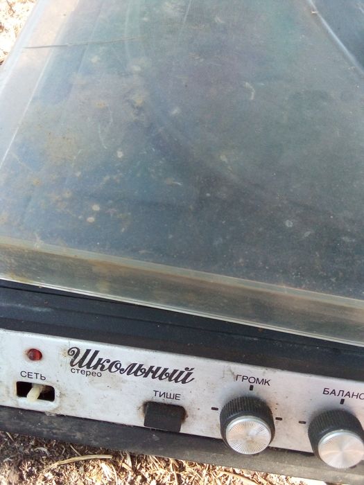 Продается  проигрыватель пластинок