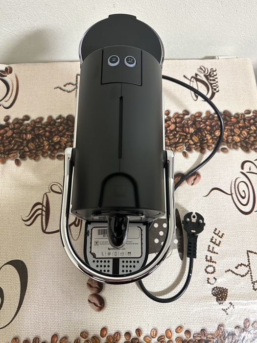 NOVO - Máquina de Café Nespresso Pixie - (nunca usada)