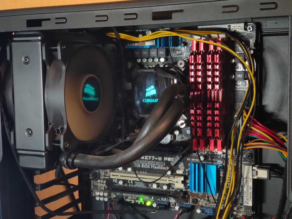 ПК Core i7-2700K, ASUS P8Z77-M Pro, DDR3 16Gb, SSD+HDD, рідинний кулер