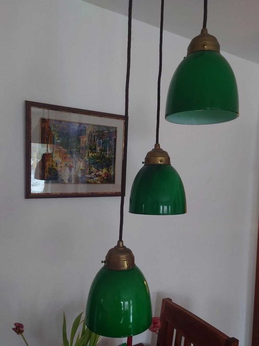 Luminária Art Déco em vidro triplo com luz em latão