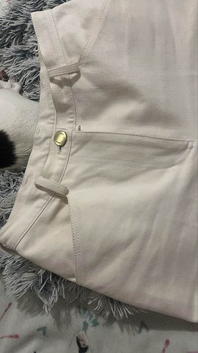 Продаю молочні штани The Coat