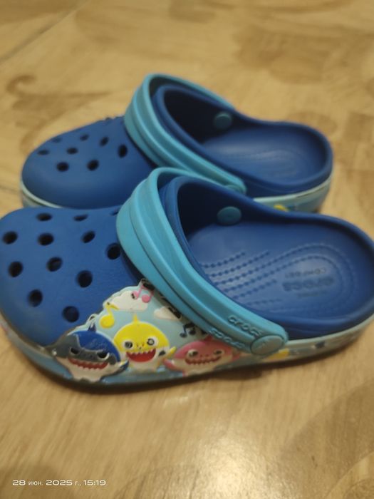 Crocs Беби Шарк с9