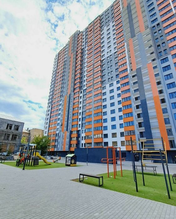Продам 1-ком.,квартиру 40 м.кв.  ЖК Дніпровська Мрія. Ул.Сосюри 6.  Дарницька площа !!!