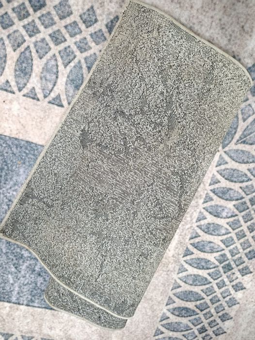 Коврова доріжка на підлогу