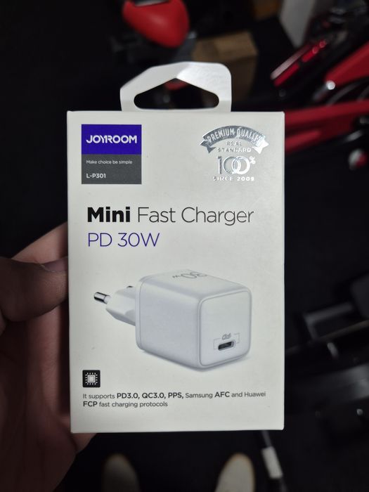 Carregador de 30W com tecnologia GaN