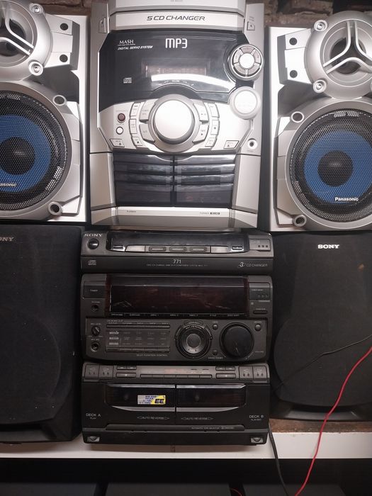 Wieże z głośnikami