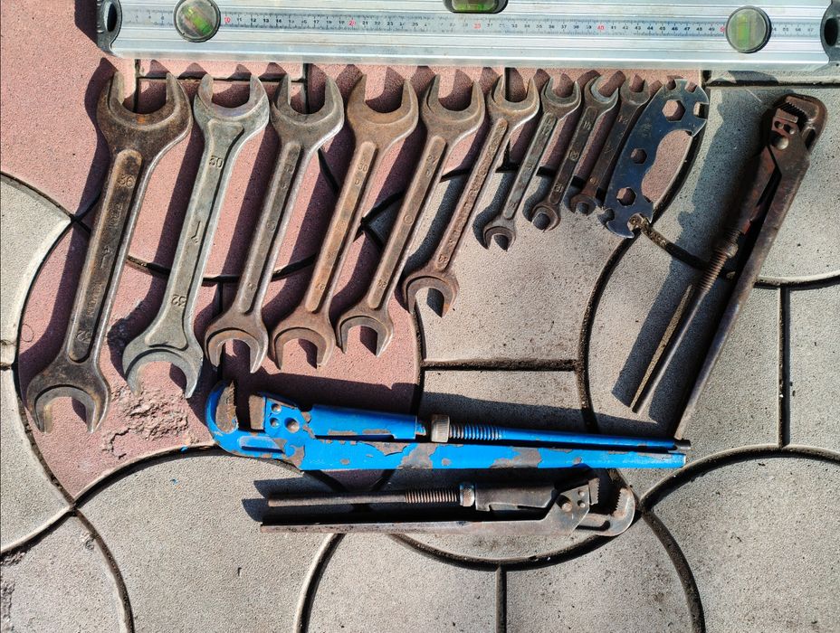 Ключи гайкові та газові