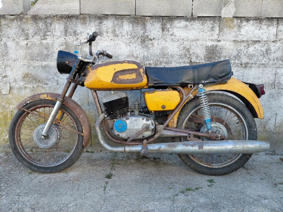 Moto Cz 175 anos 80