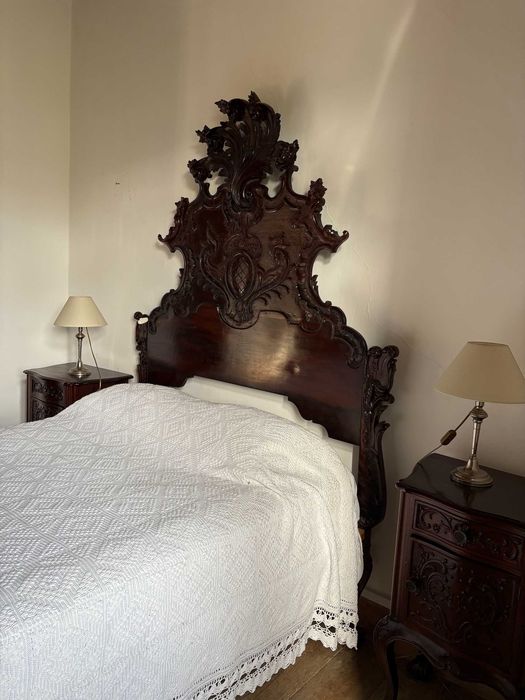 Conjunto de cama clássica madeira maciça tipo Dona Maria