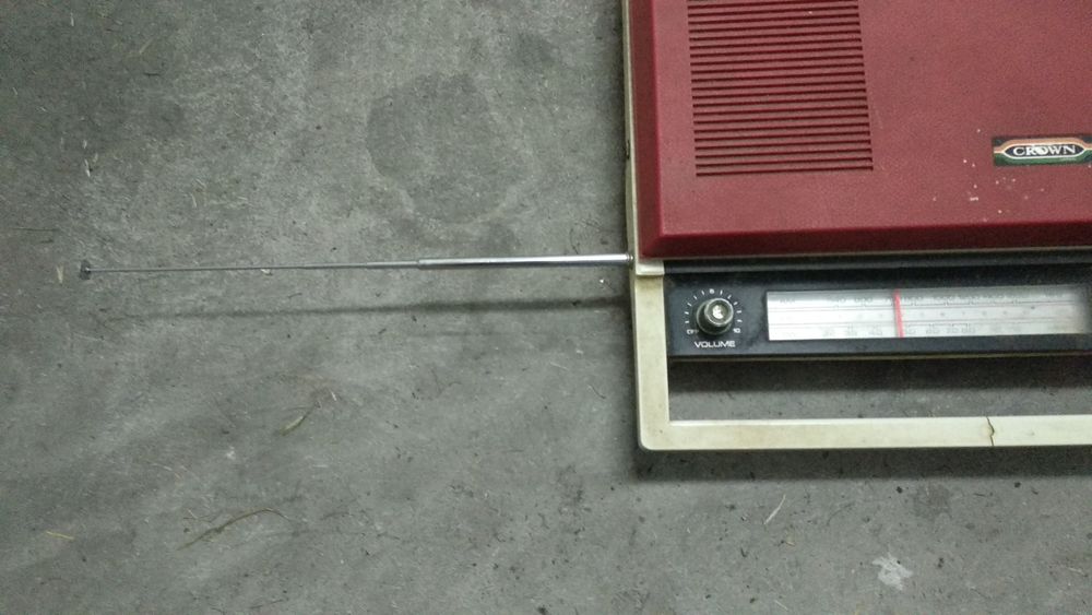 Giradiscos e radio vintage Crown meados anos 1960