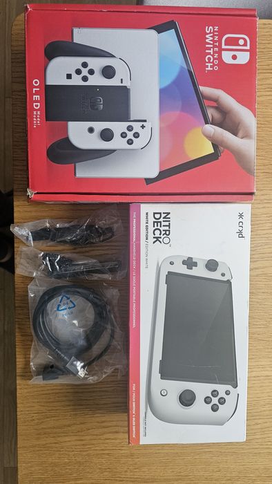 Nintendo Switch OLED + Nitro Deck + pokrowiec +pudelko