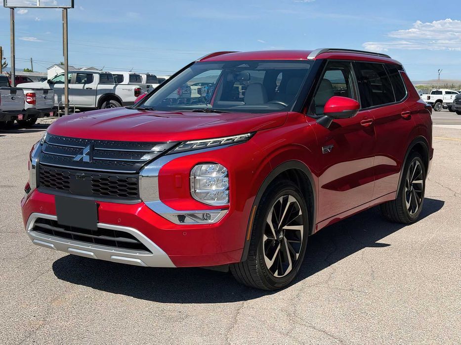 Mitsubishi Outlander Hybrid      2023