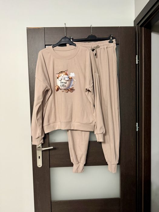 Dres damski beżowy z nadrukiem rozmiar XL