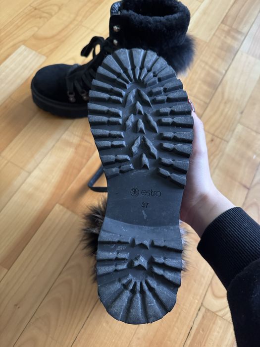 Взуття жіноче зимове Estro черевики