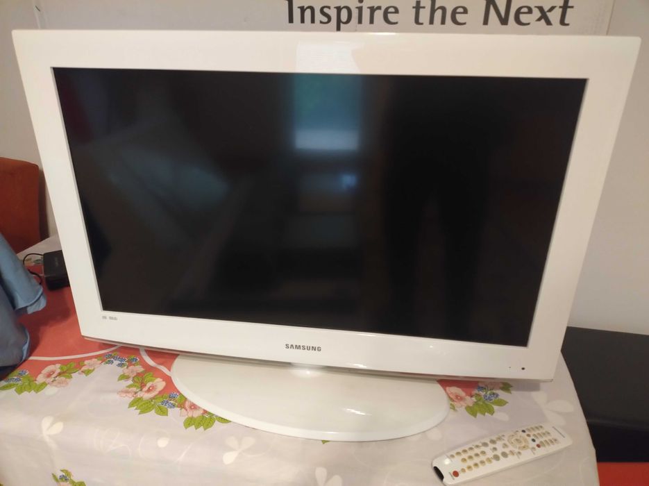 Telewizor Samsung biały 32cale