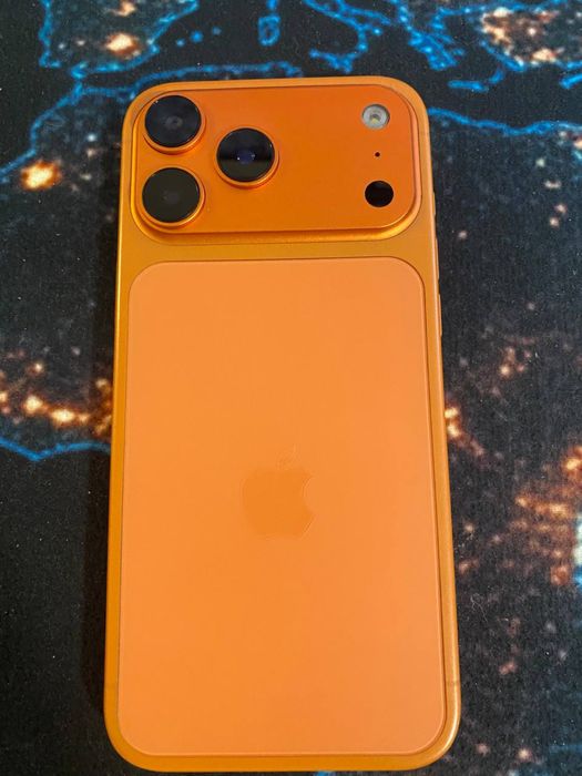 Продам Iphone 17 pro max android