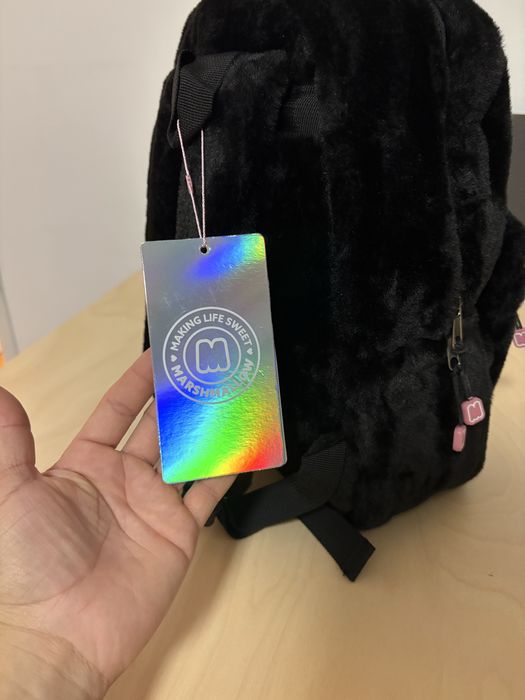Mochila Pequena Marshmallow Furry Preta