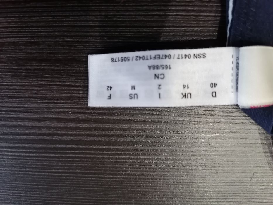 Komplet bielizny Esprit, granatowy z białym wstawkami, figi rozmiar 40, biustonosz 75B