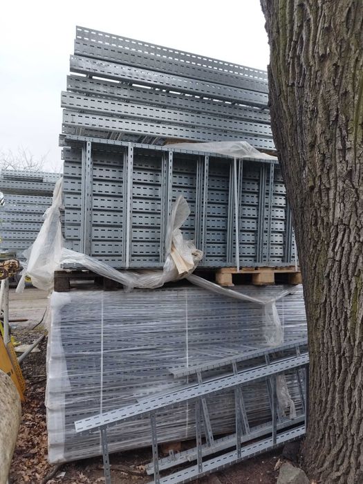 Drabinka ze szczeblami DUM600H100/3F do montowania uchwytów kablowych